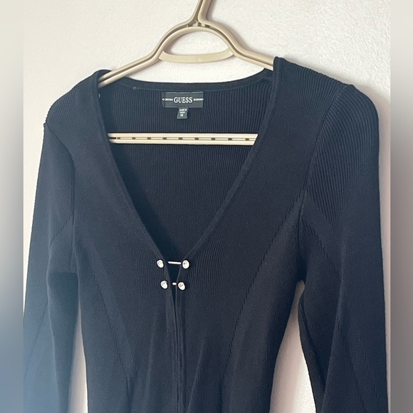 Women’s GUESS Long Sleeve Pierced V-Neck Irina Rib Sweater Pullover Sweater - Picture 6 of 14